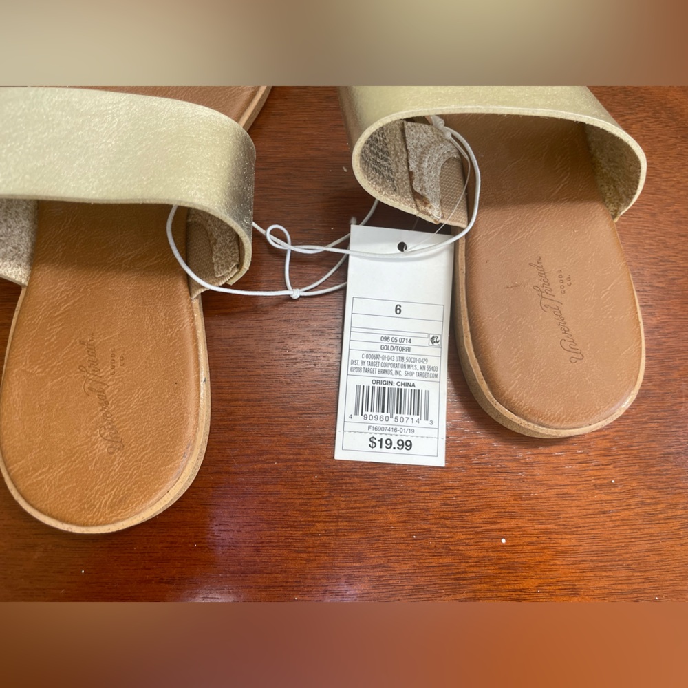 NWT Universal Threads gold + brown strappy sandal size 6 - Picture 2 of 4